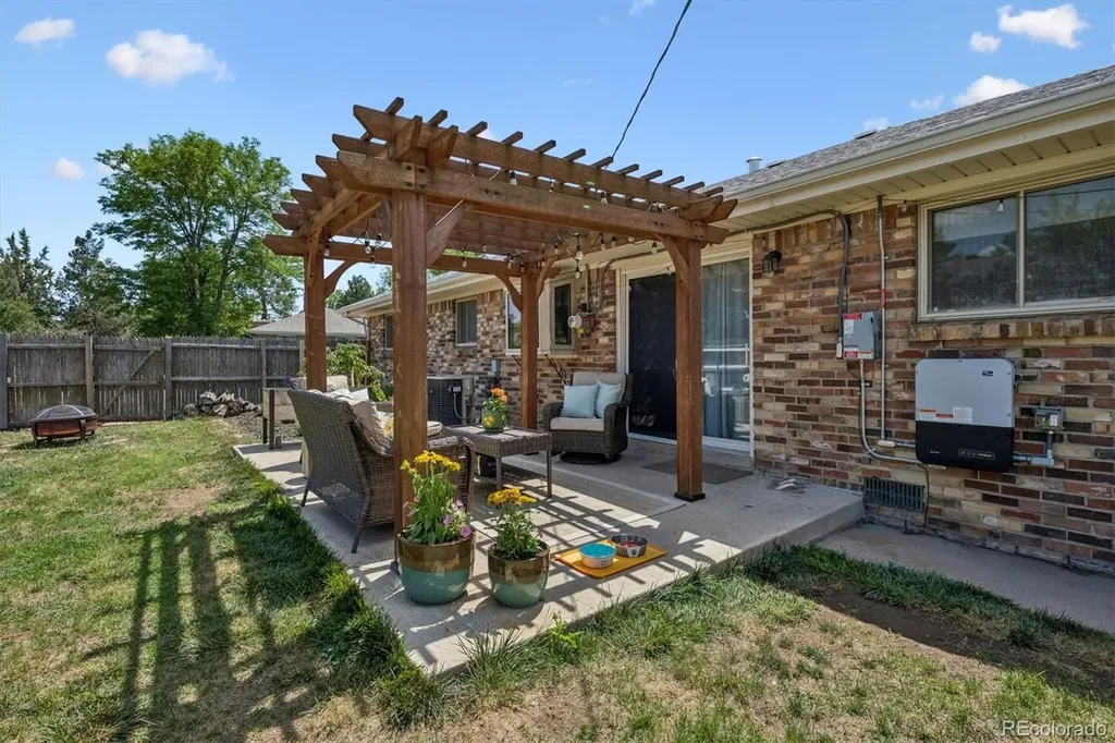502 Tucson Street Aurora CO 80011