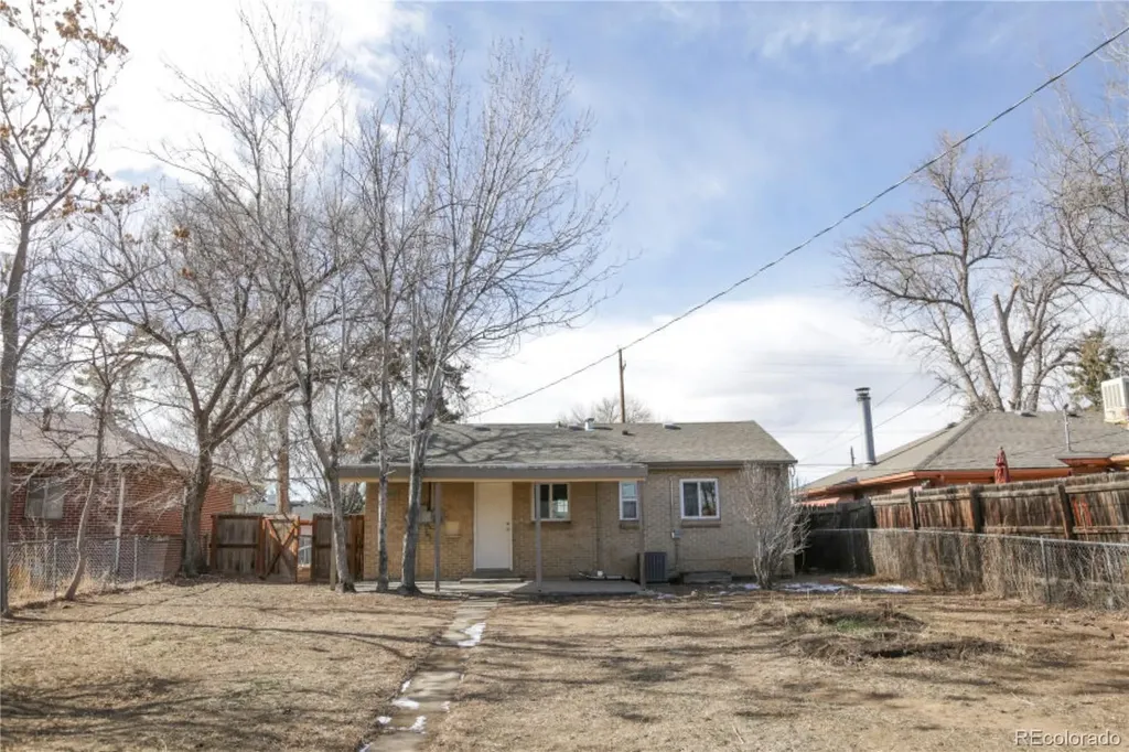 3290 Magnolia Street Denver CO 80207