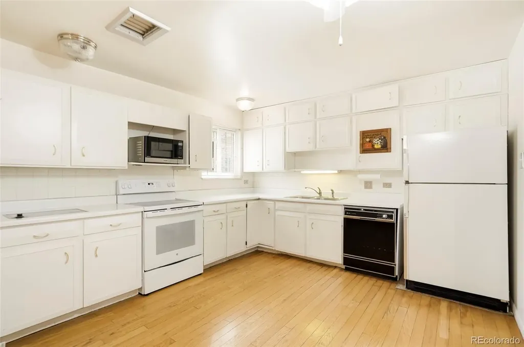 9207 E Center Avenue Denver CO 80247
