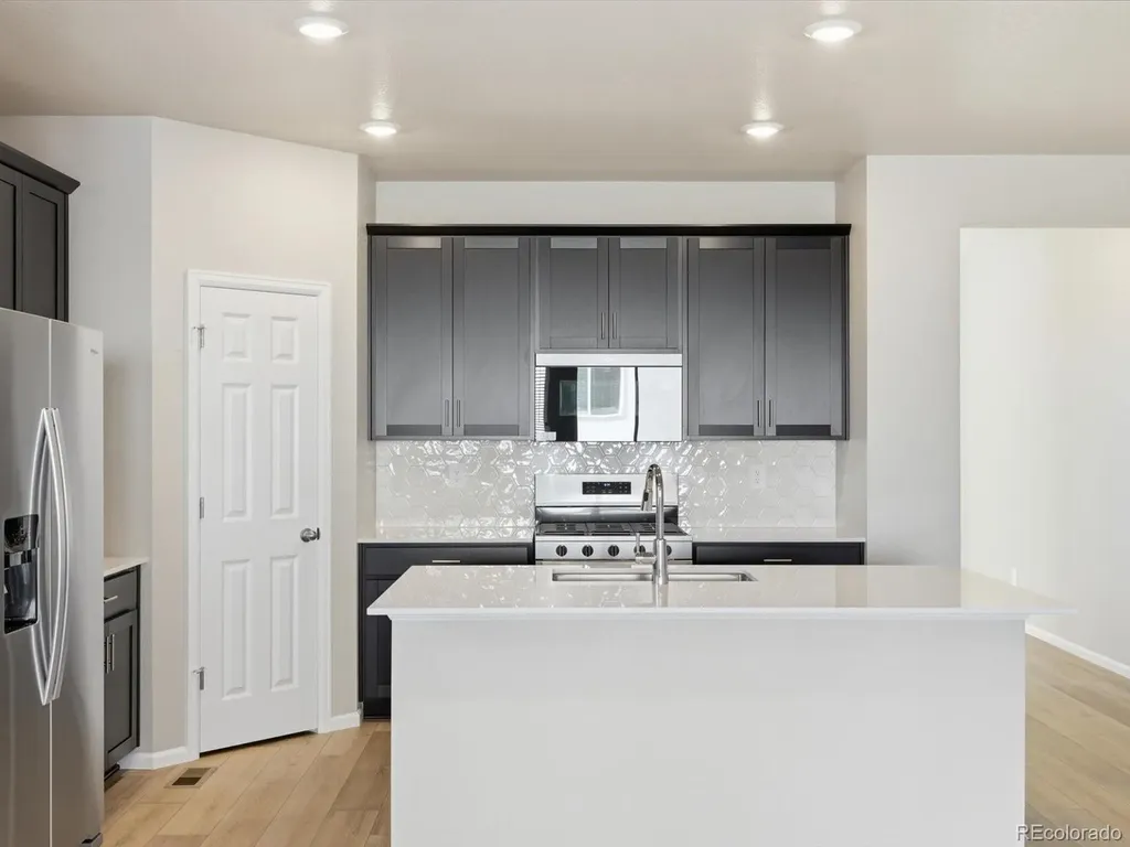 8906 Rifle Street Commerce City CO 80022