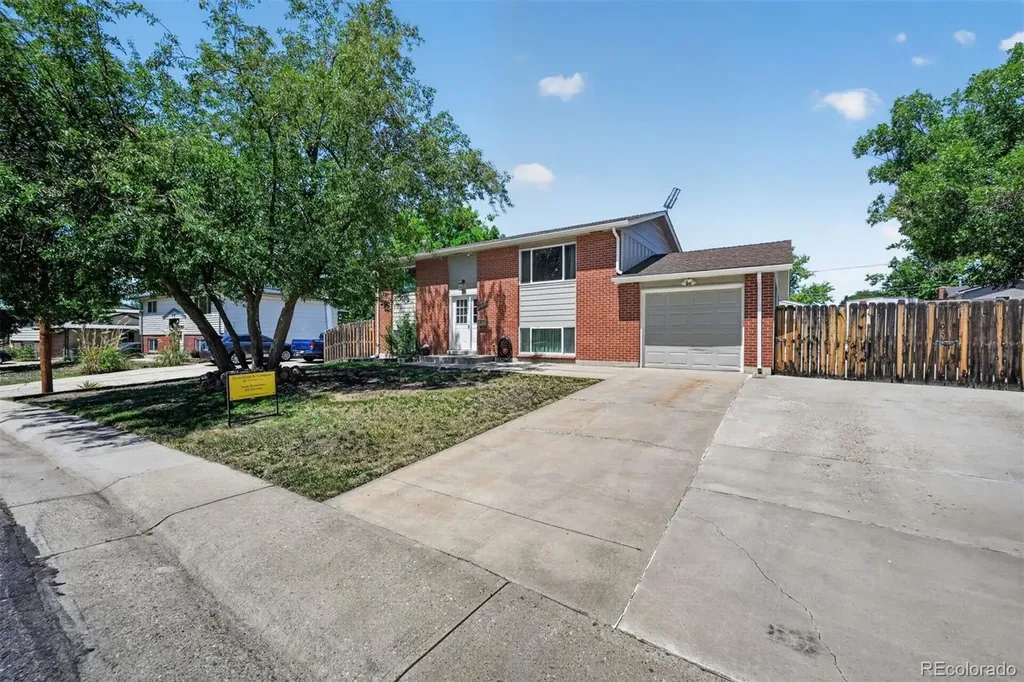 9605 Damon Drive Denver CO 80260