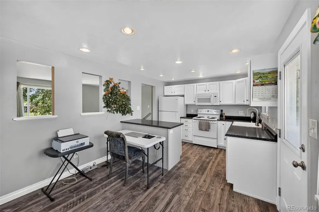 9605 Damon Drive Denver CO 80260