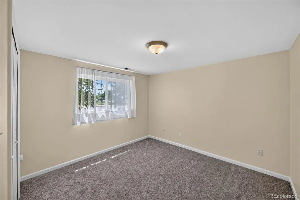 9605 Damon Drive Denver CO 80260
