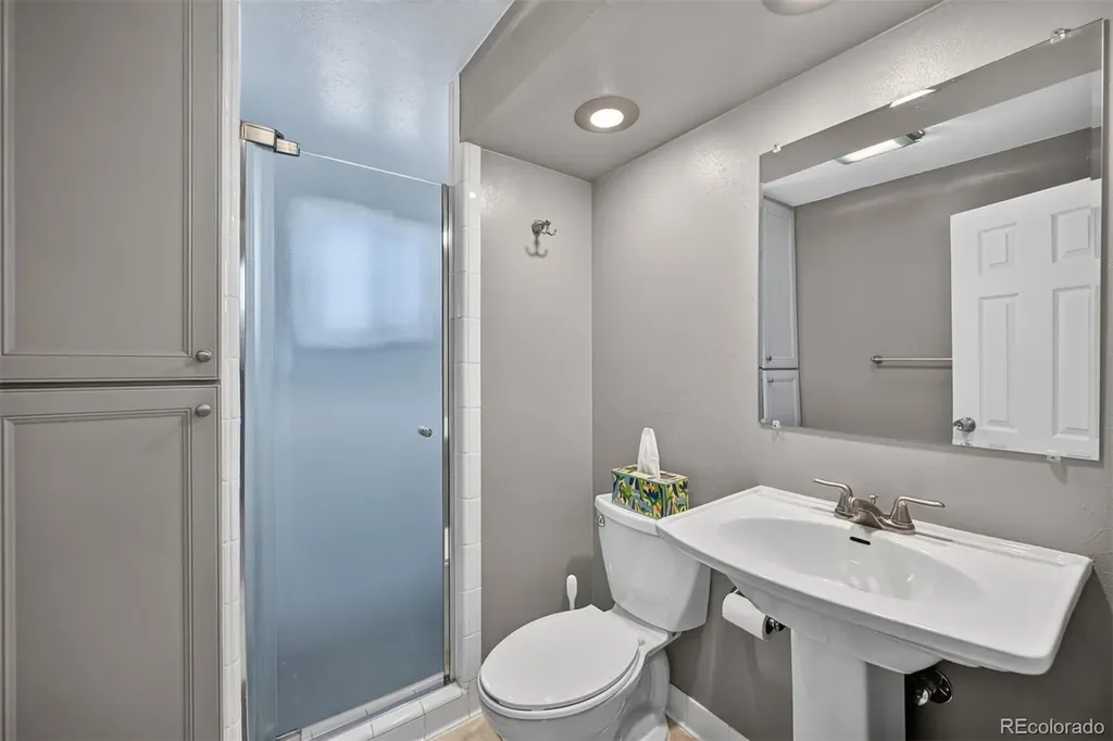 9605 Damon Drive Denver CO 80260