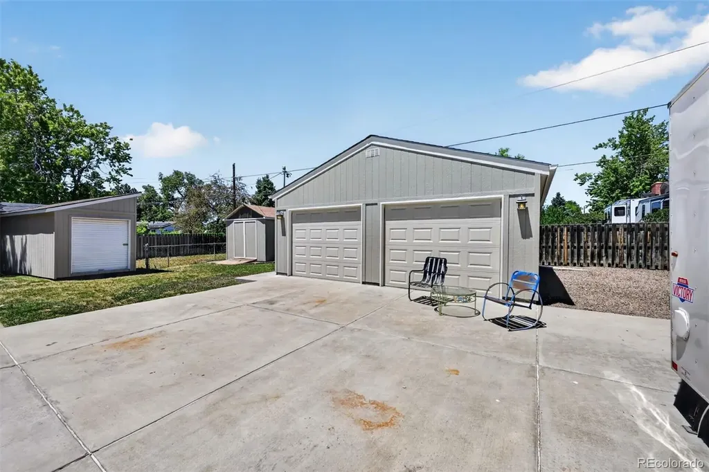 9605 Damon Drive Denver CO 80260