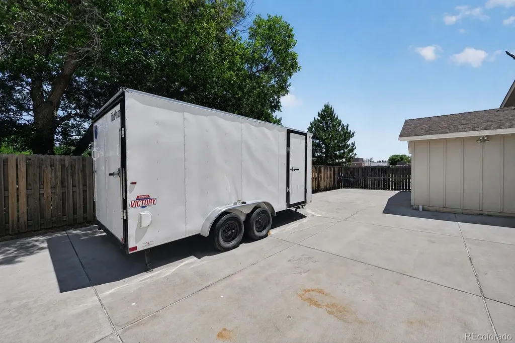 9605 Damon Drive Denver CO 80260