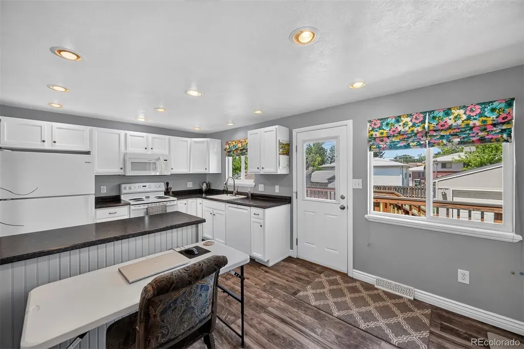 9605 Damon Drive Denver CO 80260
