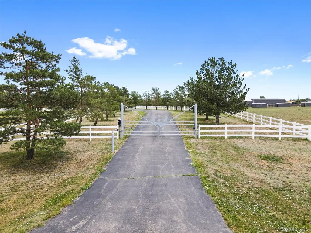 1050 S Manila Road Bennett CO 80102
