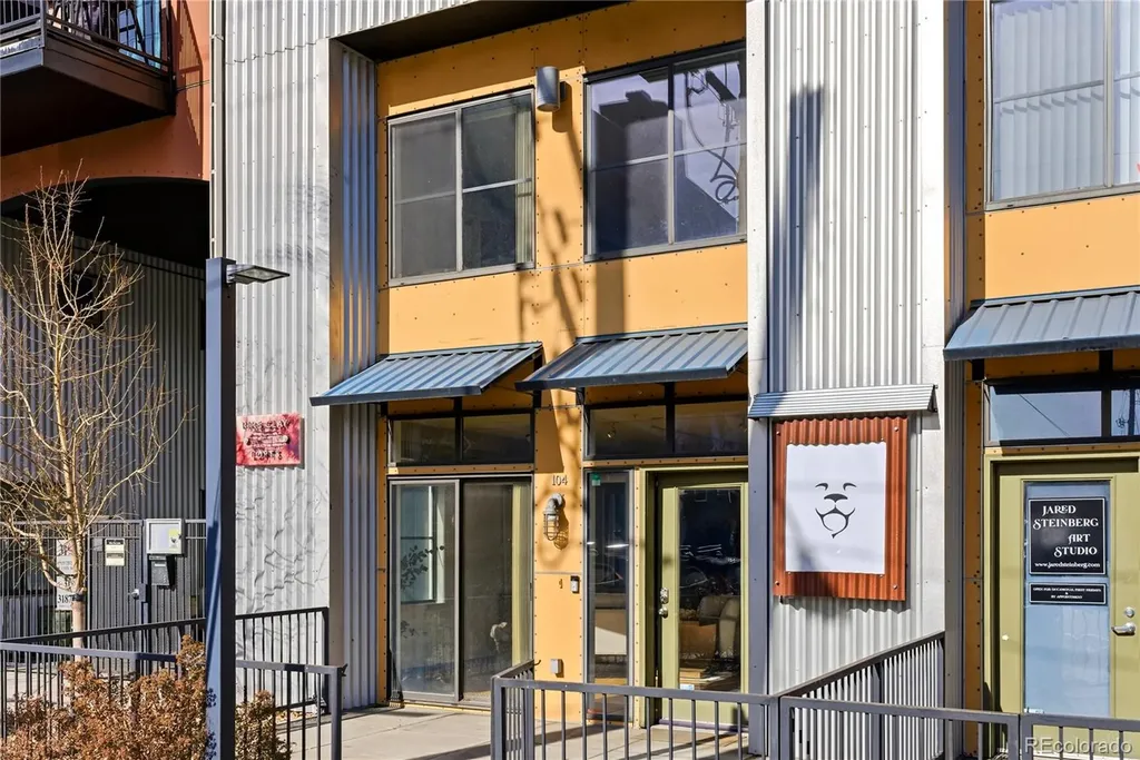 3195 Blake Street Denver CO 80205