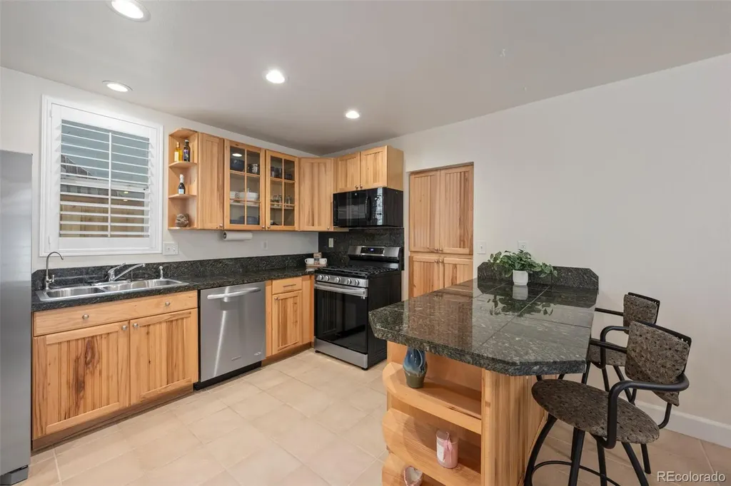 3027 Lawrence Street Denver CO 80205