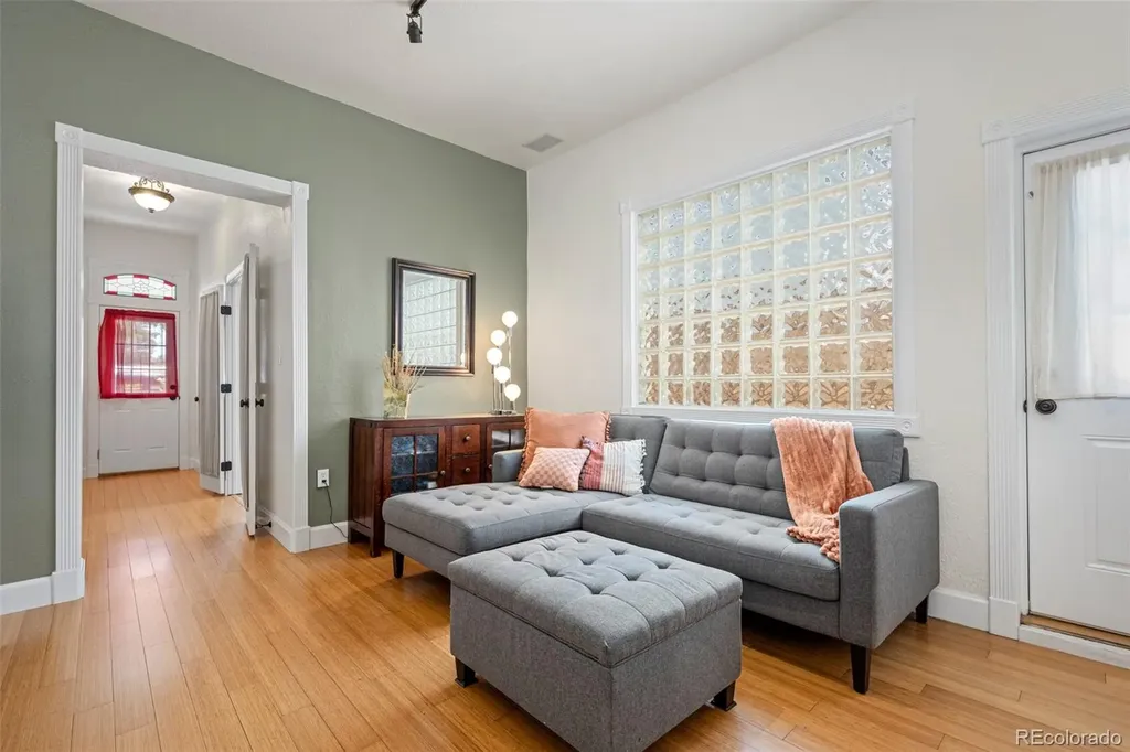 3027 Lawrence Street Denver CO 80205
