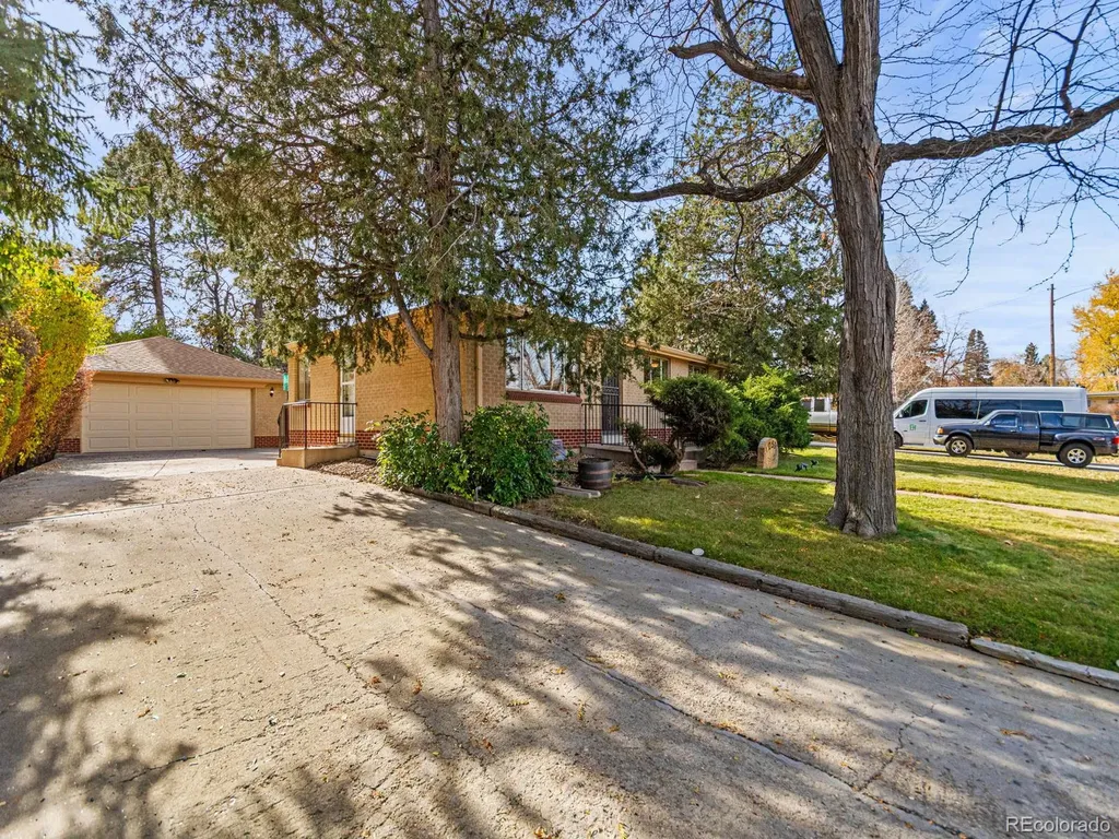 10560 W 23rd Place Lakewood CO 80215