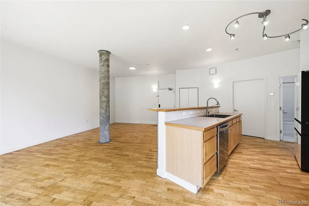 2422 Tremont Place Denver CO 80205