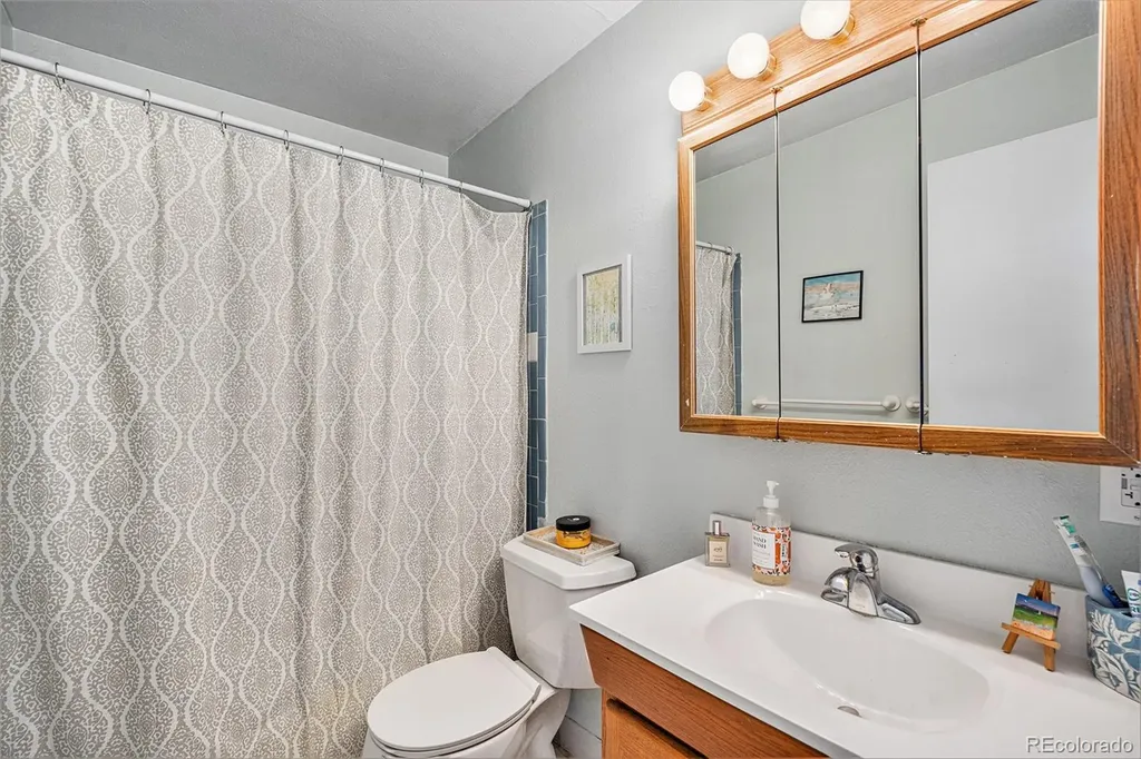 2208 Champlain Drive Boulder CO 80301
