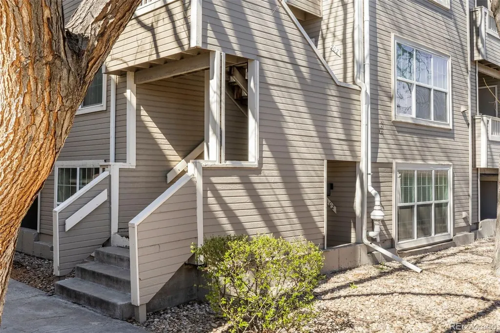5702 W Asbury Place Lakewood CO 80227