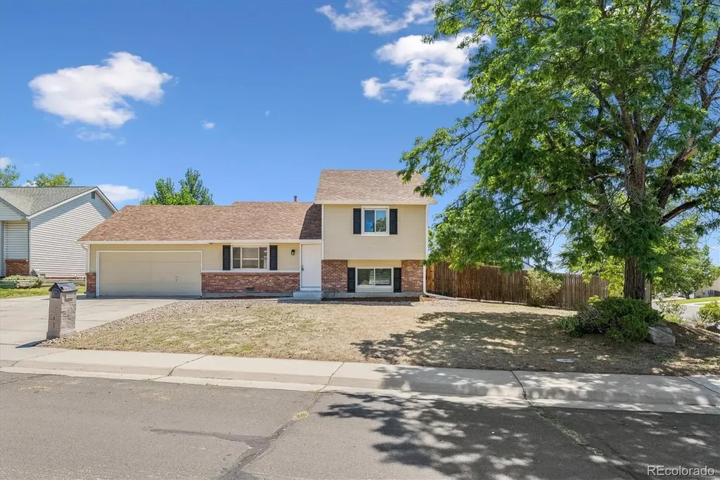 9806 Madison Street Denver CO 80229