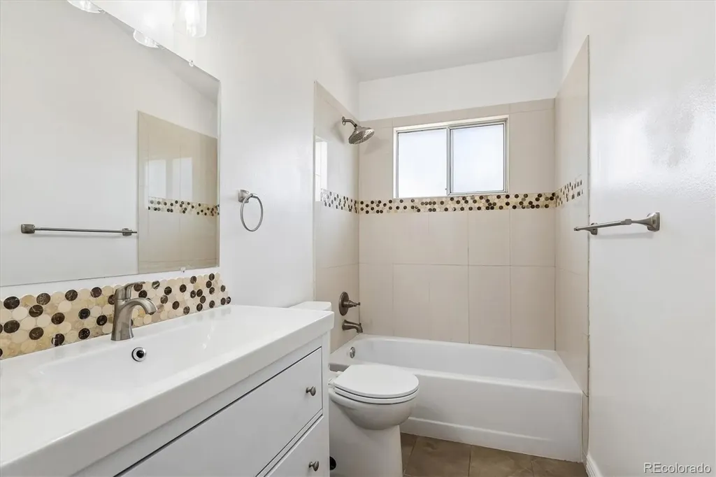 9806 Madison Street Denver CO 80229
