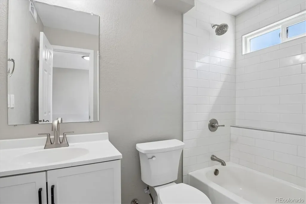 9806 Madison Street Denver CO 80229