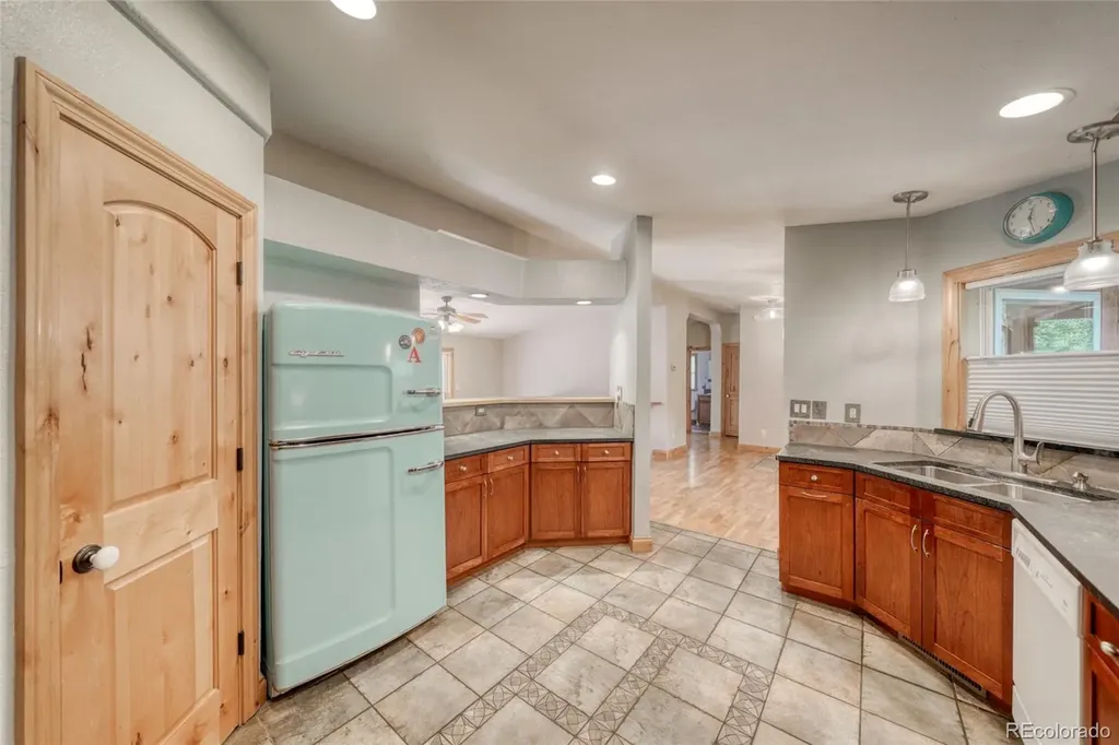 37 Comstock Court Leadville CO 80461
