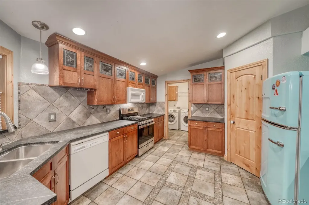 37 Comstock Court Leadville CO 80461