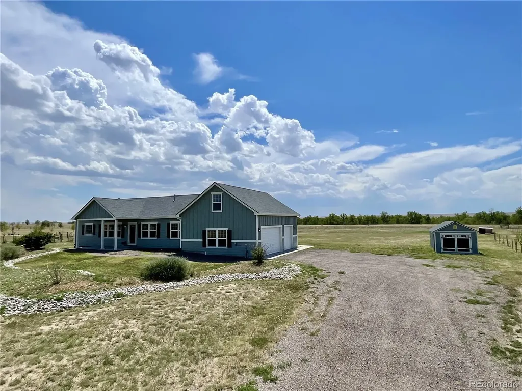 176 W 8th Avenue Byers CO 80103