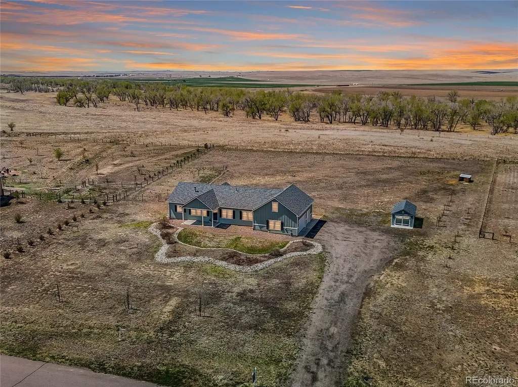 176 W 8th Avenue Byers CO 80103