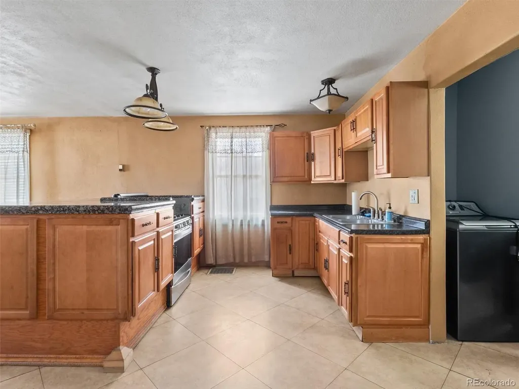 255 Knox Court Denver CO 80219