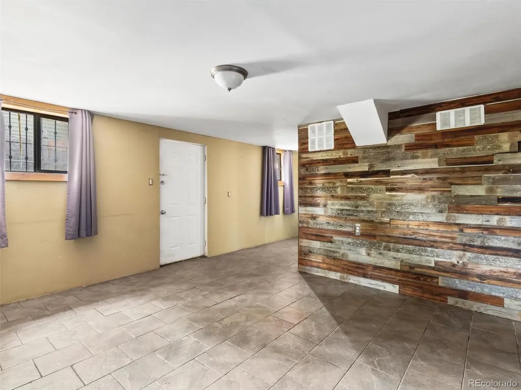 255 Knox Court Denver CO 80219