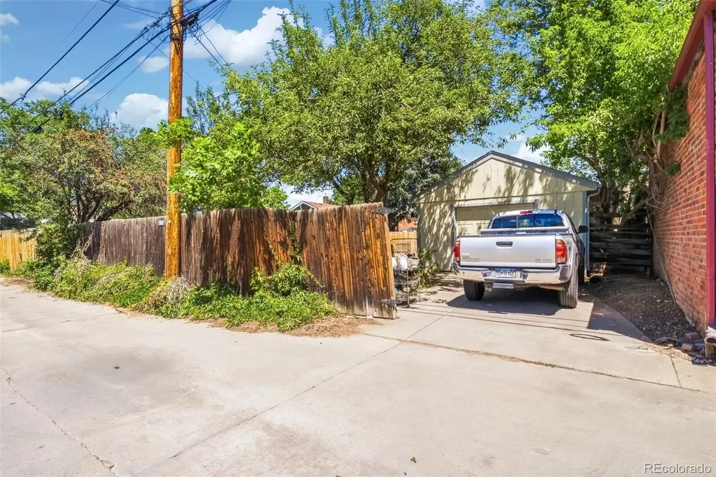 1769 Spruce Street Denver CO 80220