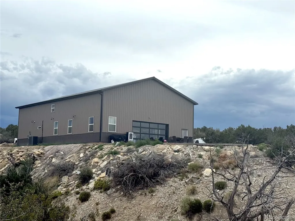 470 Bowie Road Penrose CO 81420