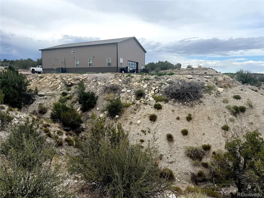 470 Bowie Road Penrose CO 81420