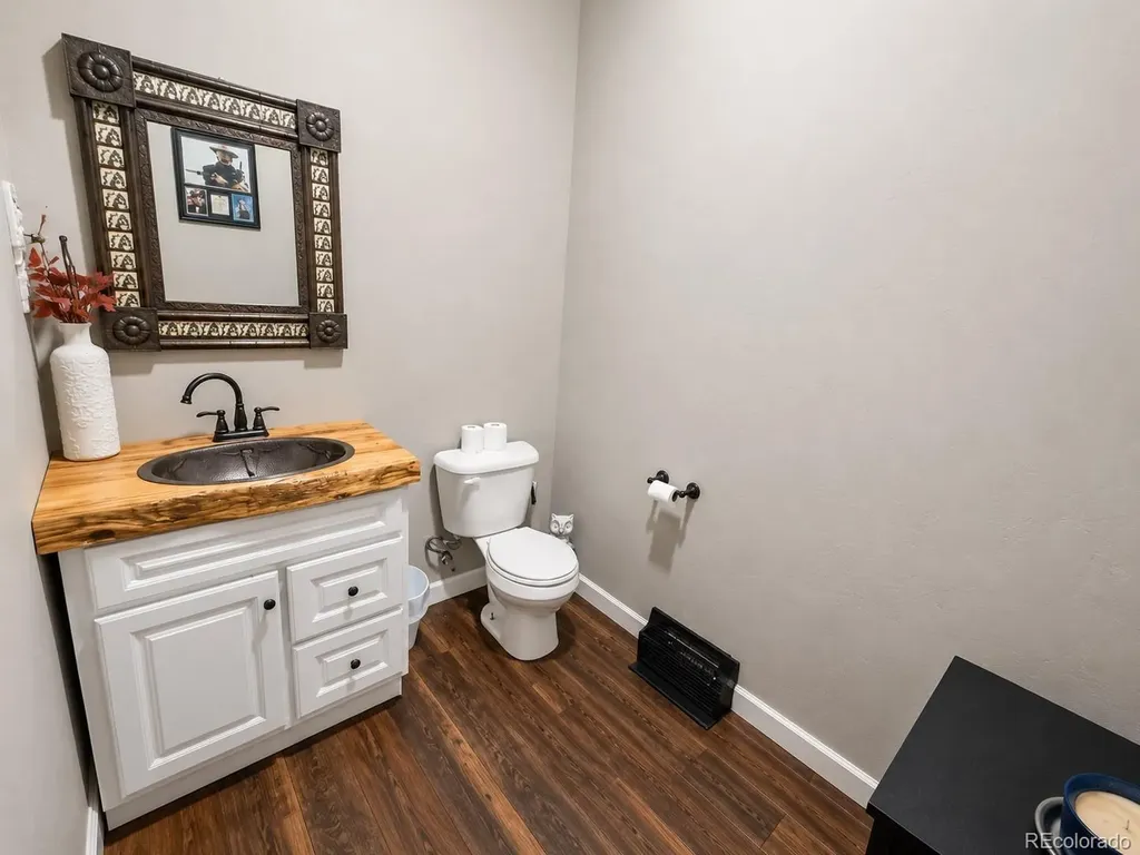470 Bowie Road Penrose CO 81420