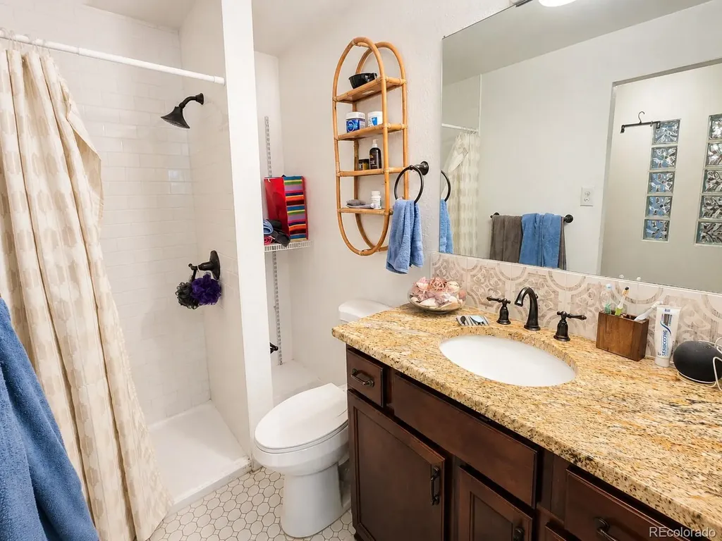 2325 S Linden Court Denver CO 80222