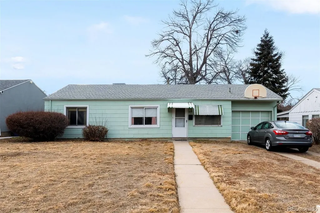 3013 S Cherry Way Denver CO 80222