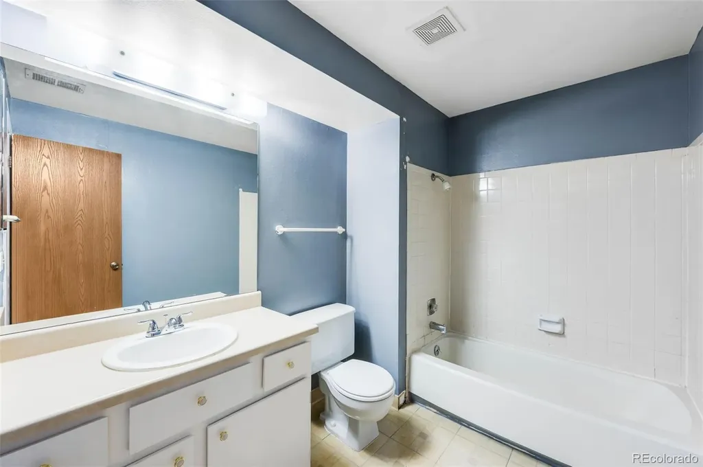 4896 S Dudley Street Littleton CO 80123