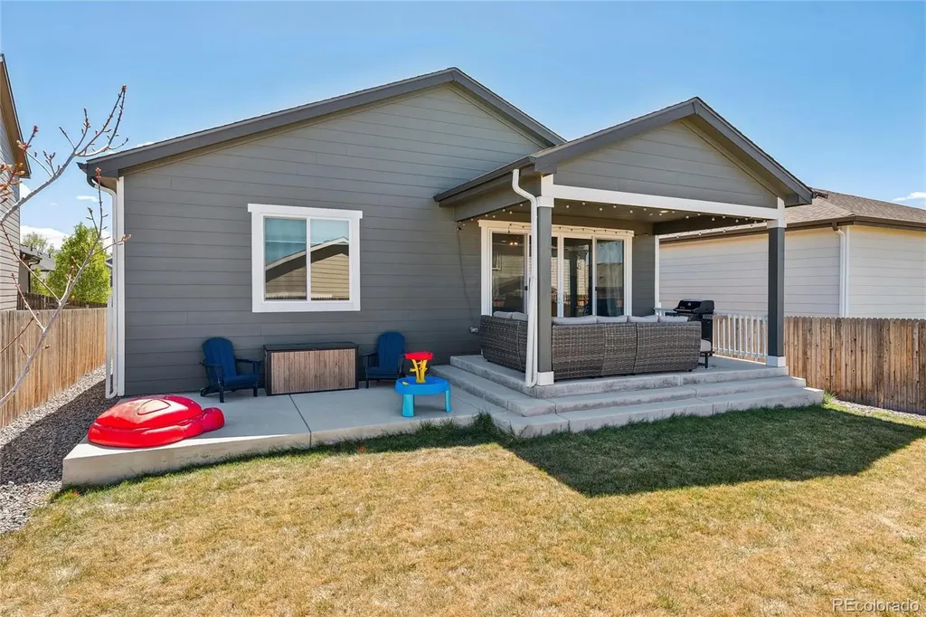 284 Vista Cliff Circle Castle Rock CO 80104