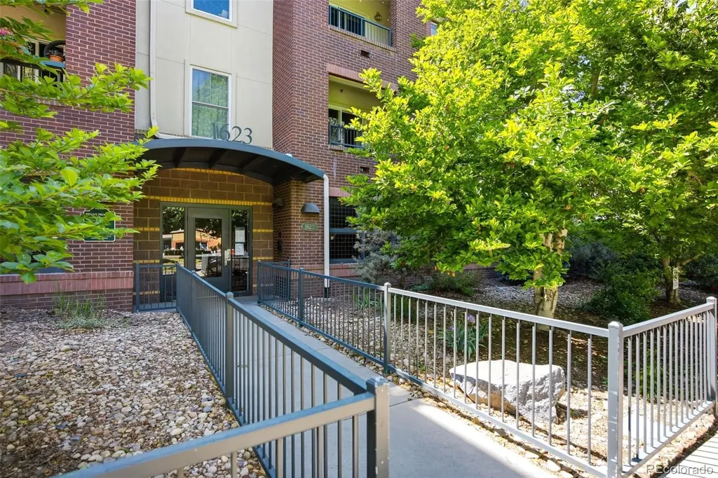 1623 Saint Paul Street Denver CO 80206
