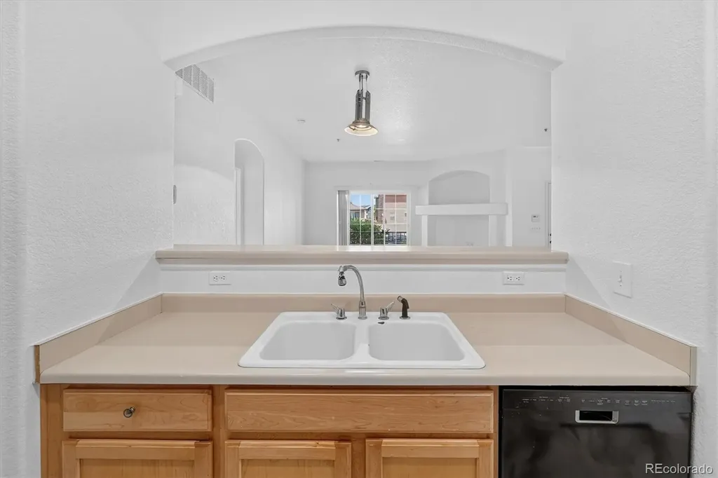 5255 Memphis Street Denver CO 80239