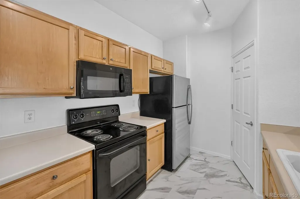 5255 Memphis Street Denver CO 80239