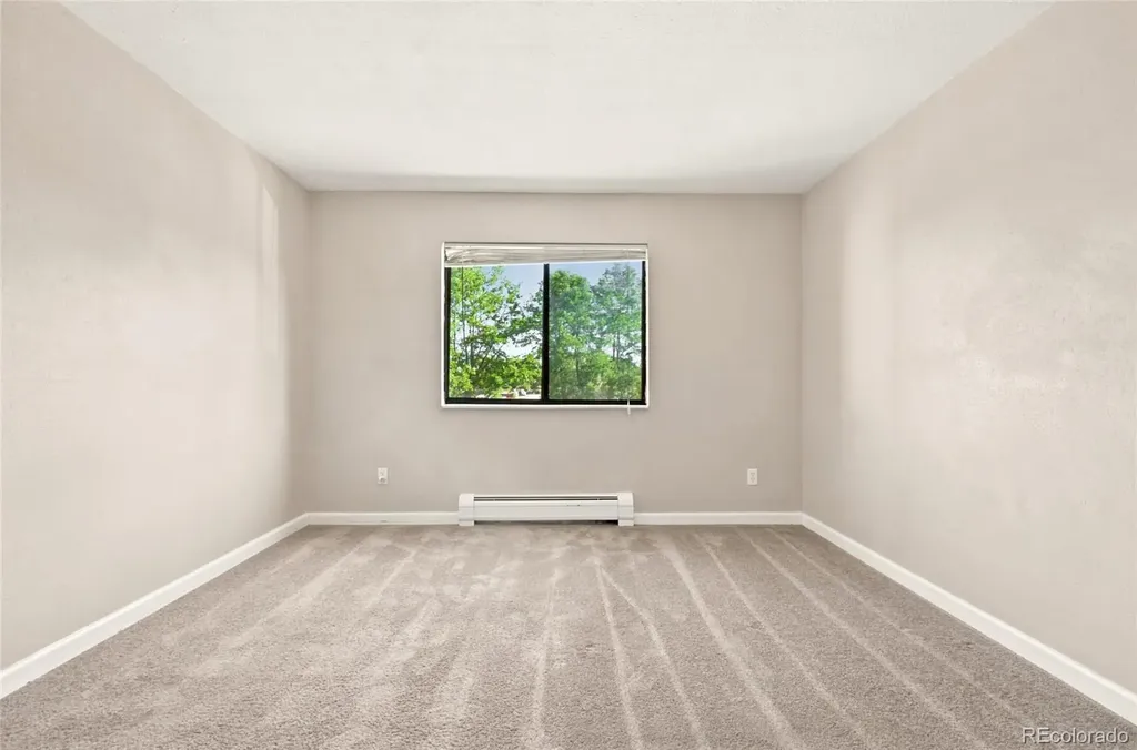 381 S Ames Street Lakewood CO 80226
