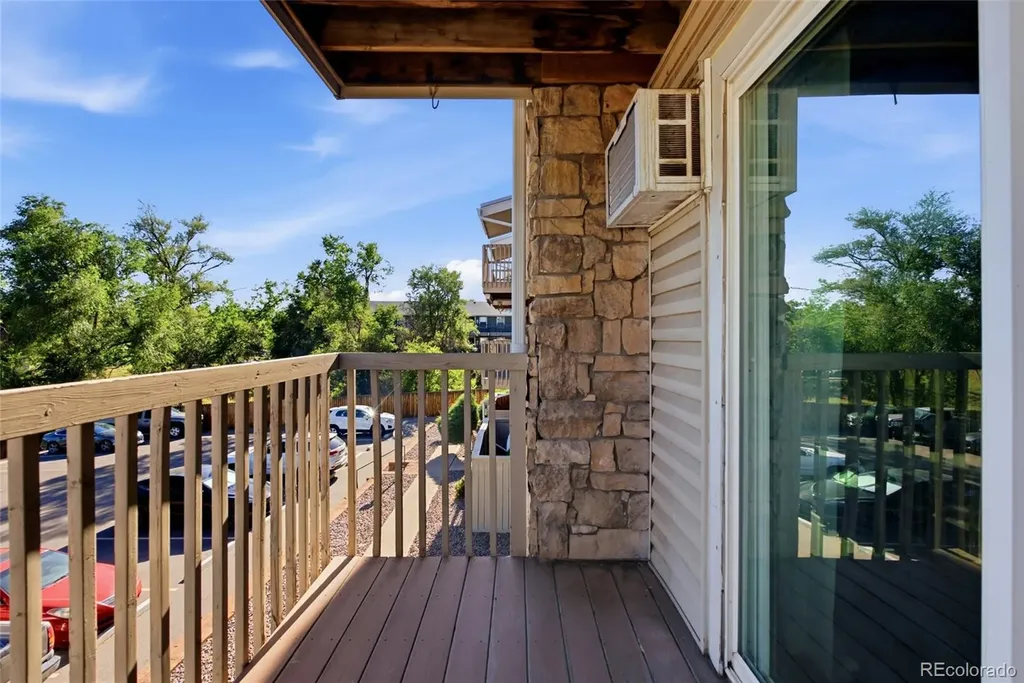 381 S Ames Street Lakewood CO 80226