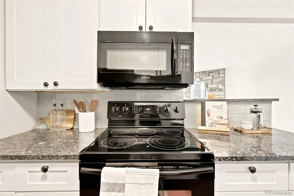 381 S Ames Street Lakewood CO 80226