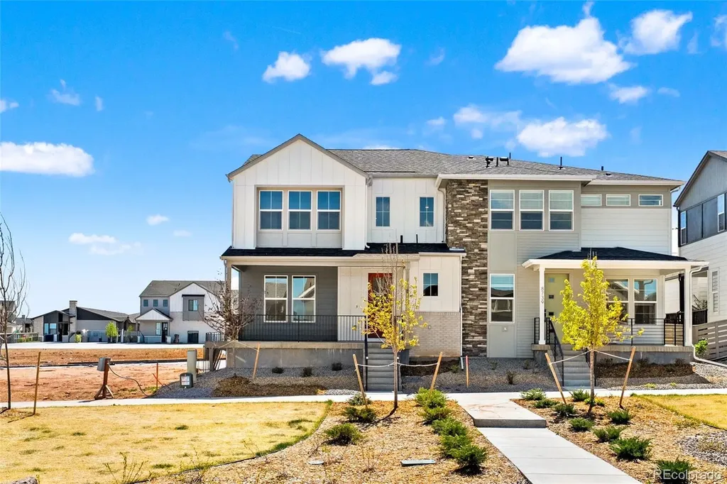 8741 Whiteclover Street Littleton CO 80125