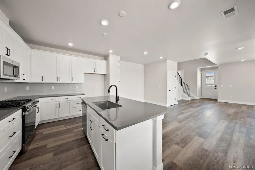8741 Whiteclover Street Littleton CO 80125