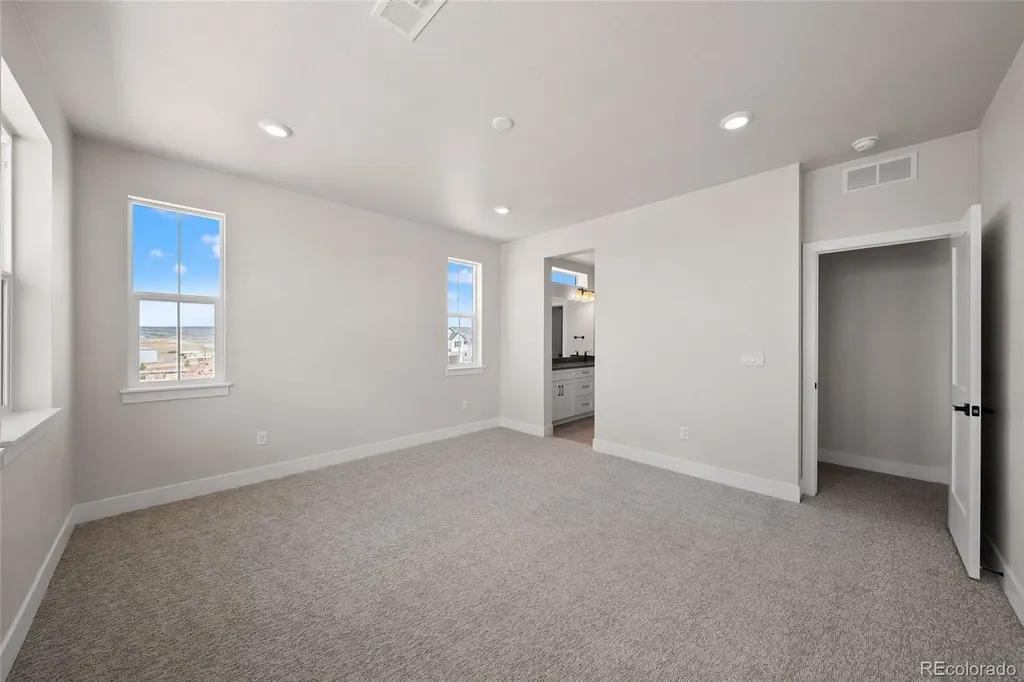 8741 Whiteclover Street Littleton CO 80125
