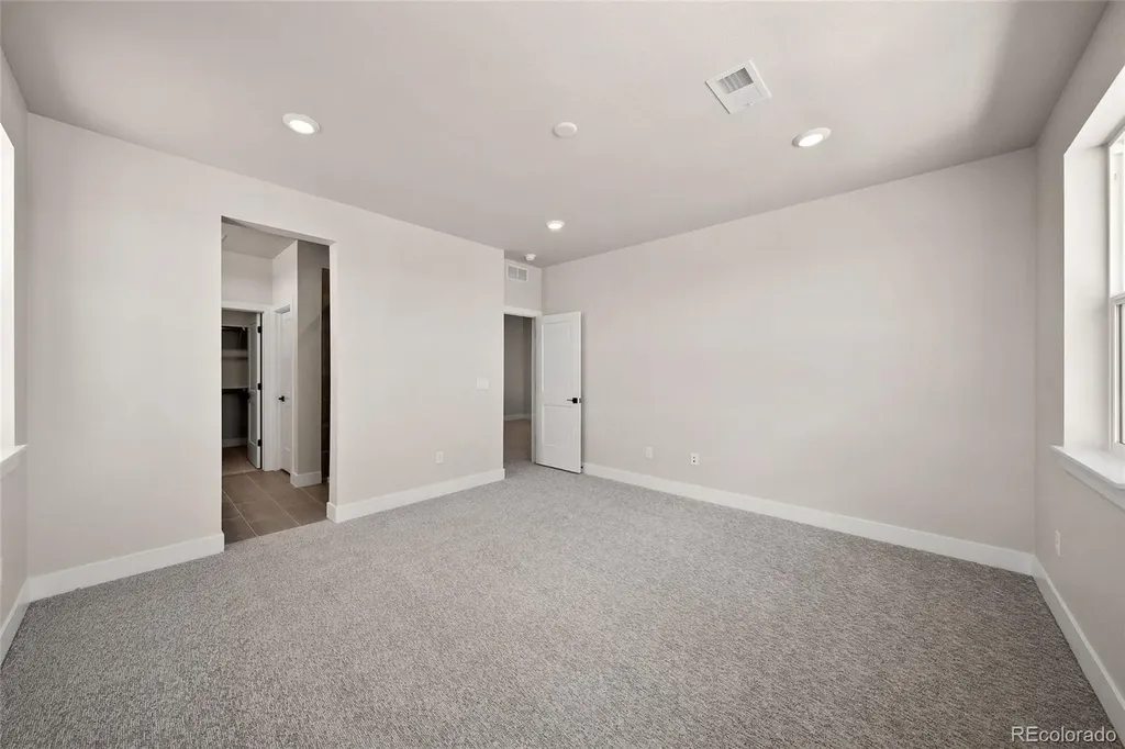 8741 Whiteclover Street Littleton CO 80125