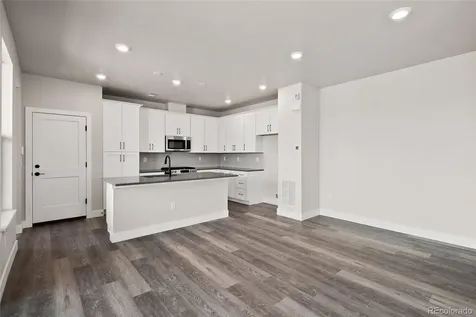 8741 Whiteclover Street Littleton CO 80125