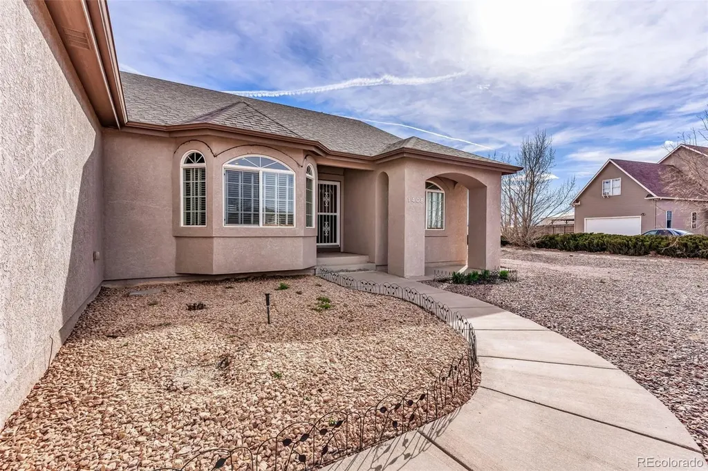 1408 E Kiva Drive Pueblo CO 81007