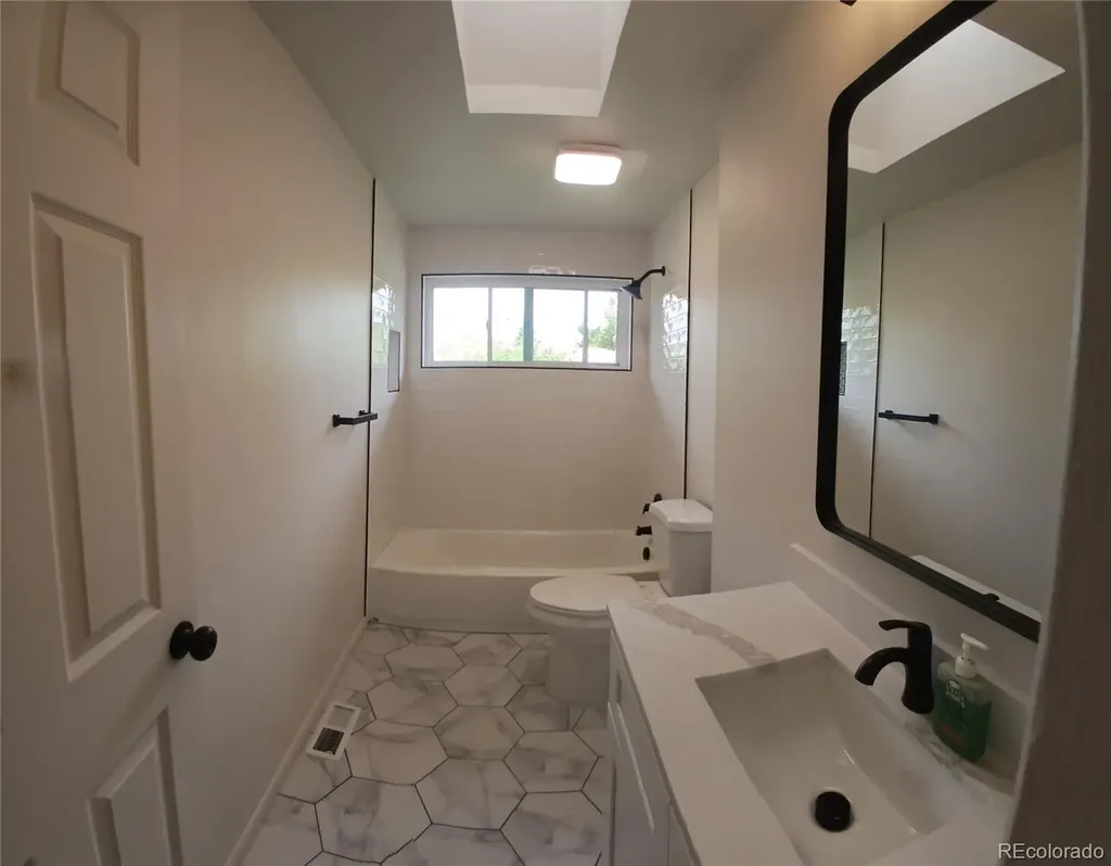 6763 S Ash Way Centennial CO 80122