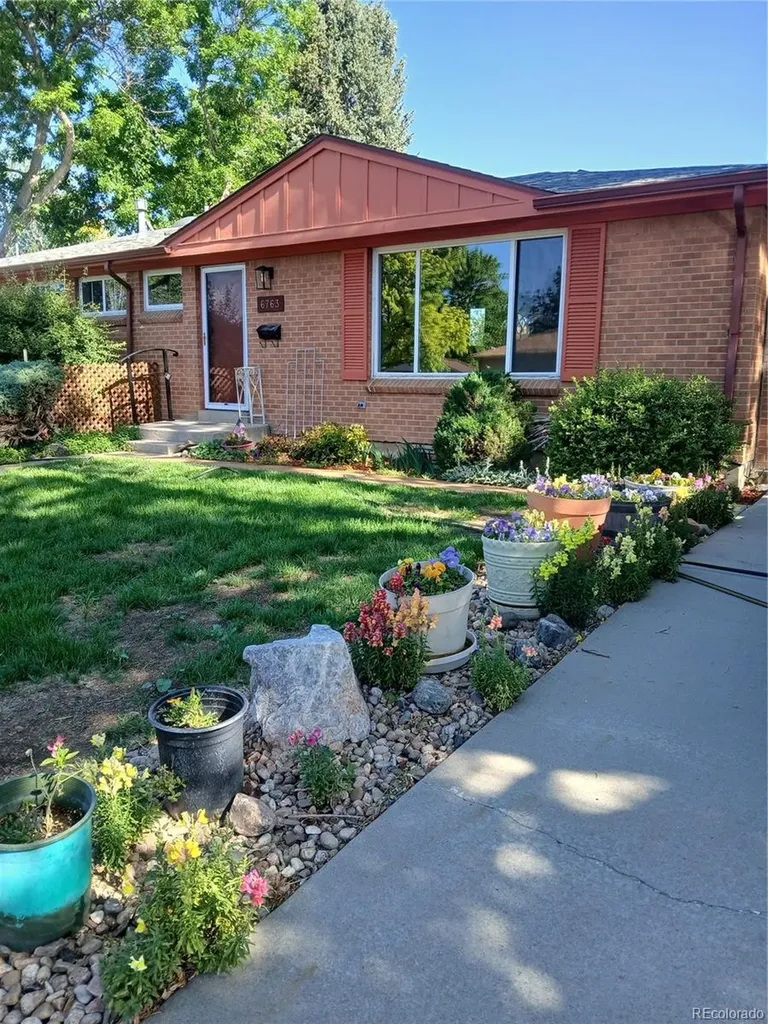 6763 S Ash Way Centennial CO 80122